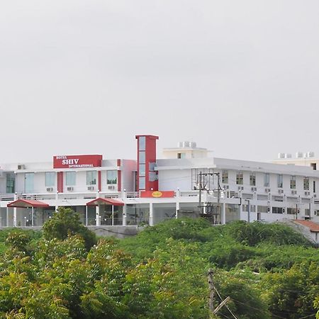 Hotel Shiv International Bhachau Exterior foto