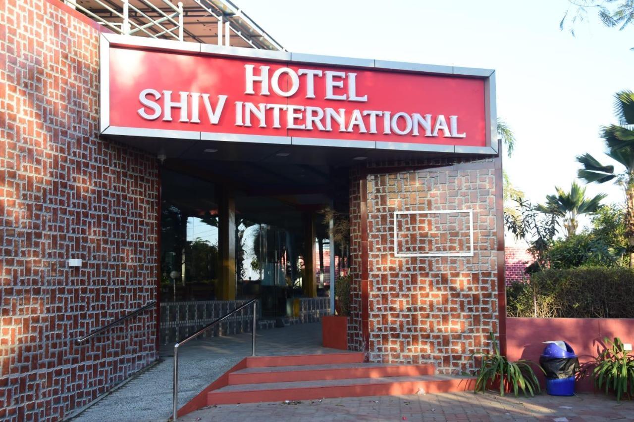 Hotel Shiv International Bhachau Exterior foto