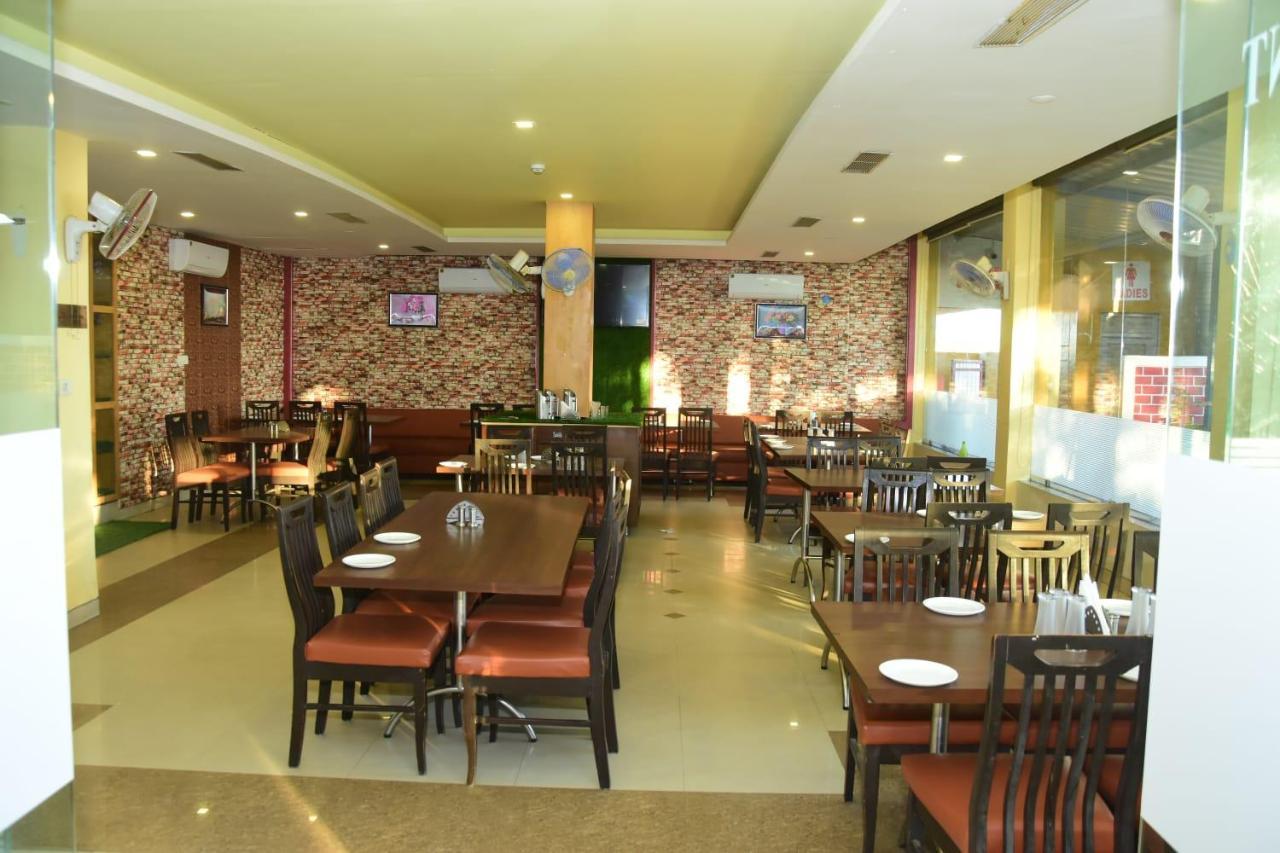 Hotel Shiv International Bhachau Exterior foto