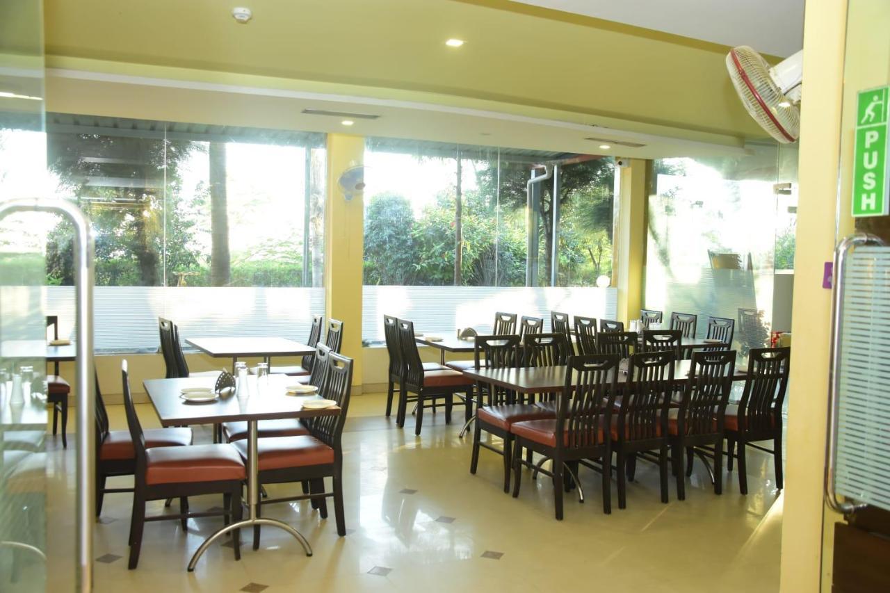 Hotel Shiv International Bhachau Exterior foto