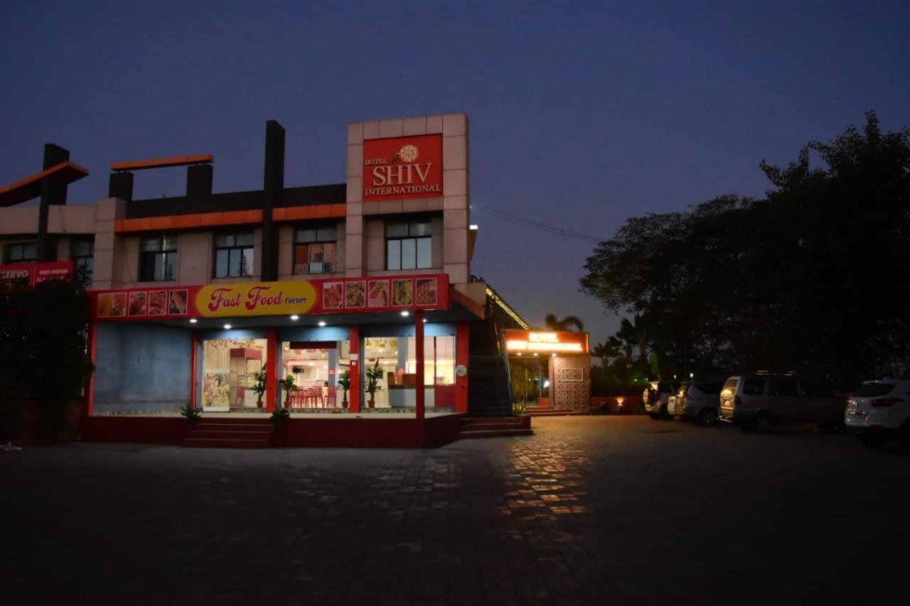 Hotel Shiv International Bhachau Exterior foto