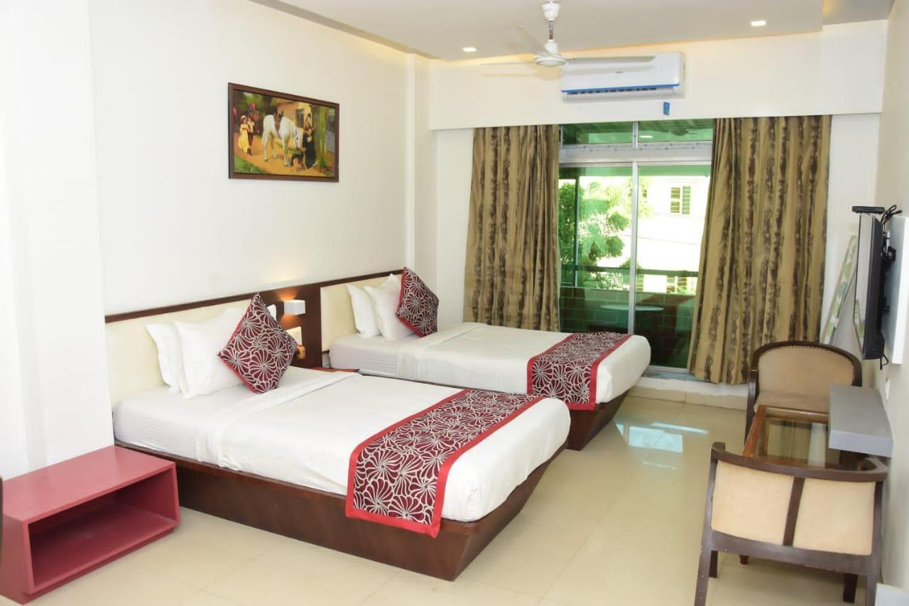 Hotel Shiv International Bhachau Exterior foto